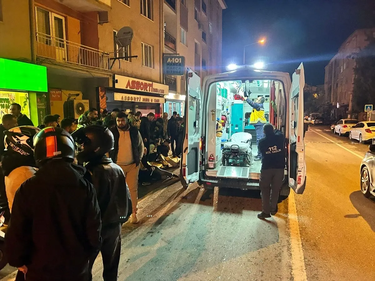 Motosikletin Yaya ile Çarpışması: 2 Yaralı