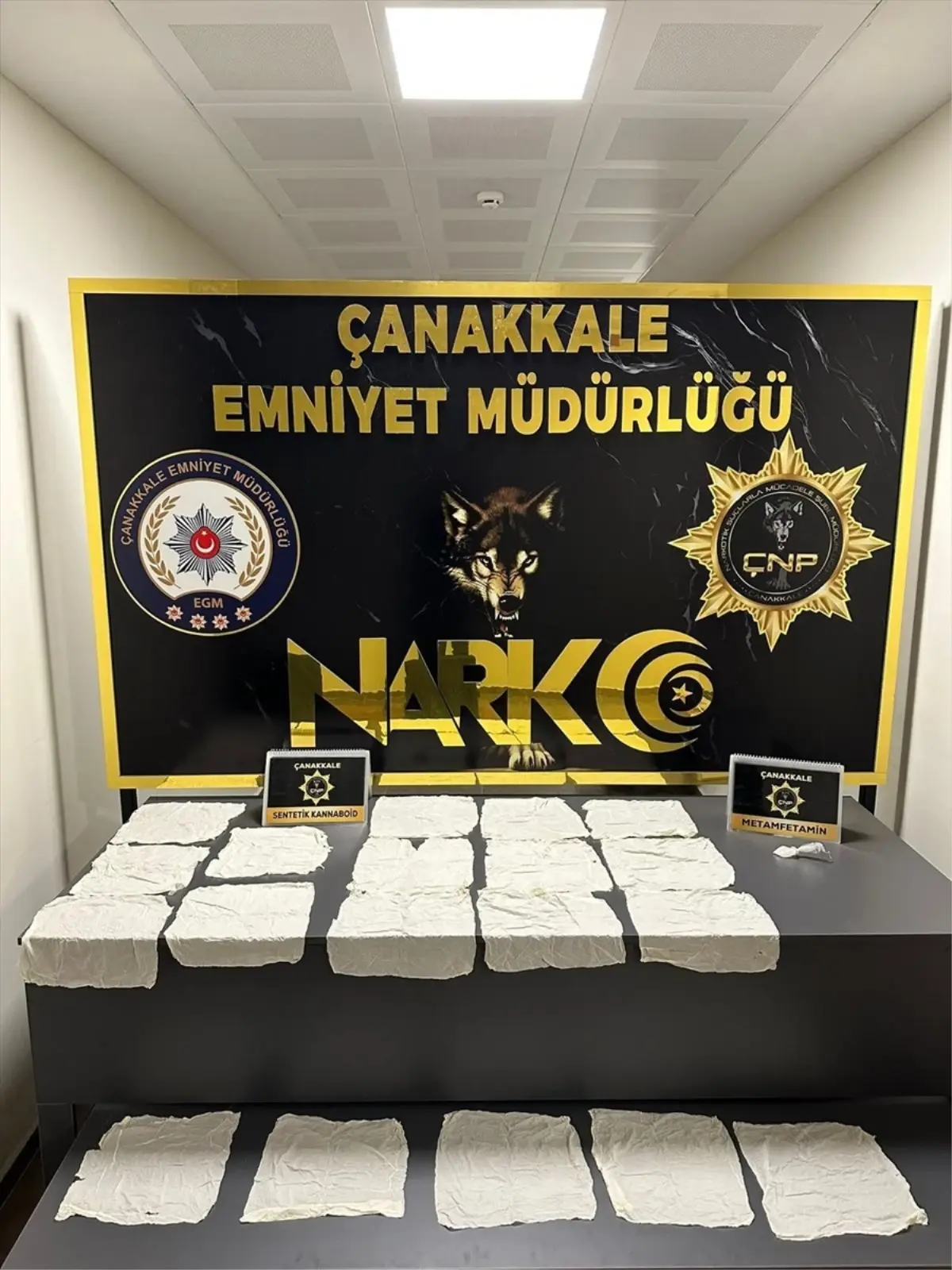 Çanakkale\'de Uyuşturucu Operasyonu: İki Zanlı Tutuklandı