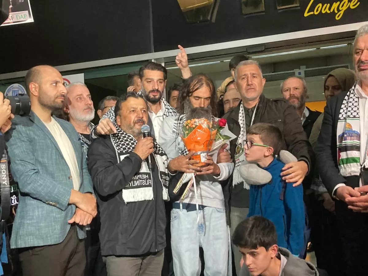 Özkan, Küresel Sumud Filosu ile Türkiye\'ye döndü