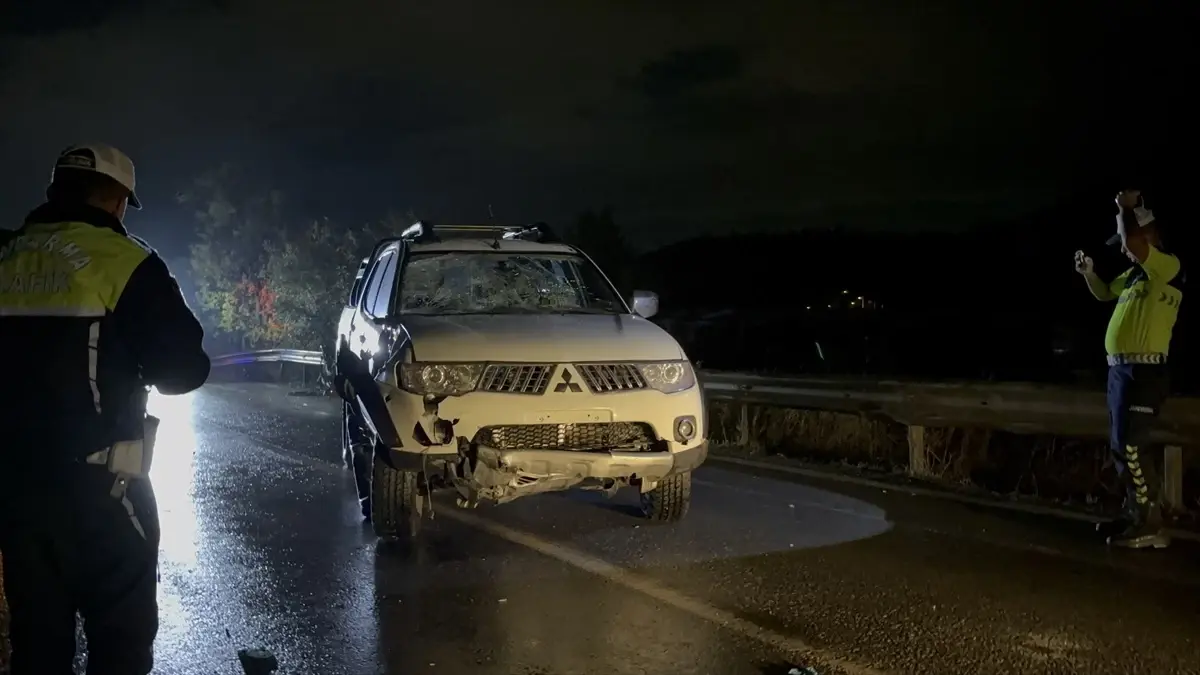 İzmir\'de Trafik Kazasında 2 Ölü
