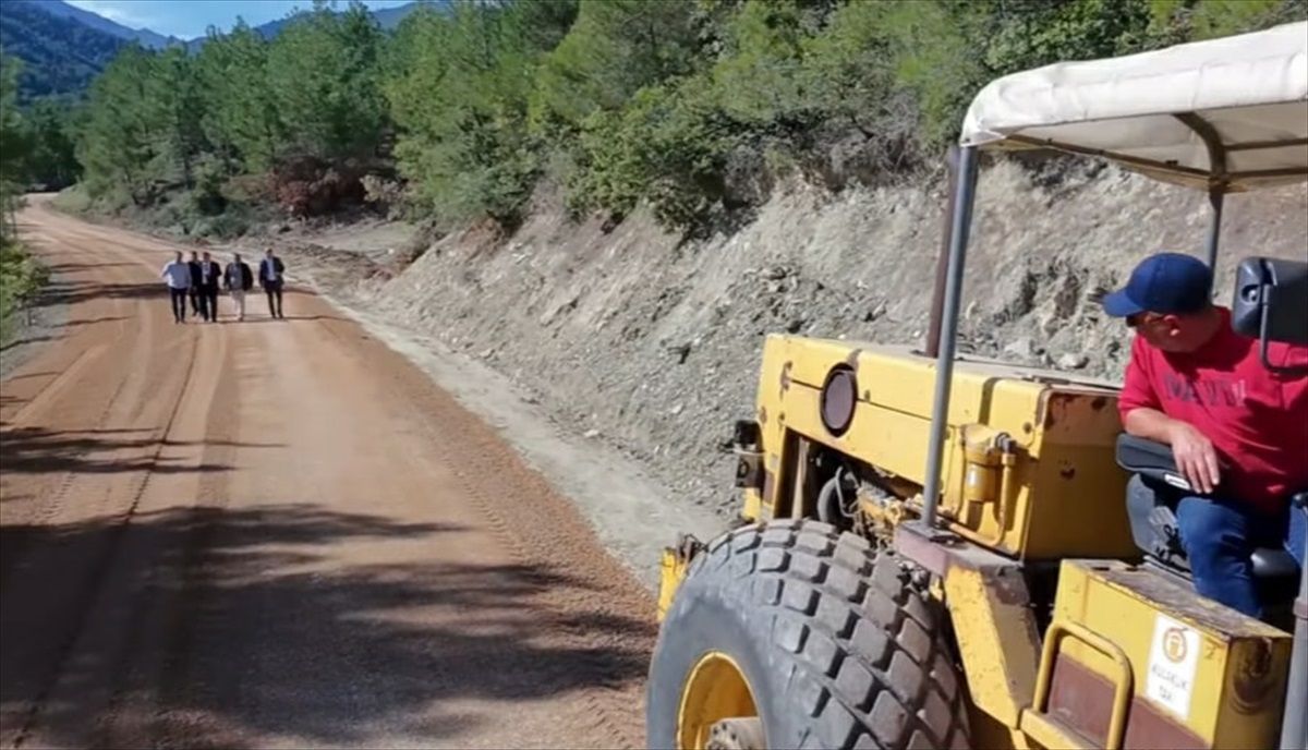Dikmen Kaymakamı Yol Çalışmalarını İnceledi