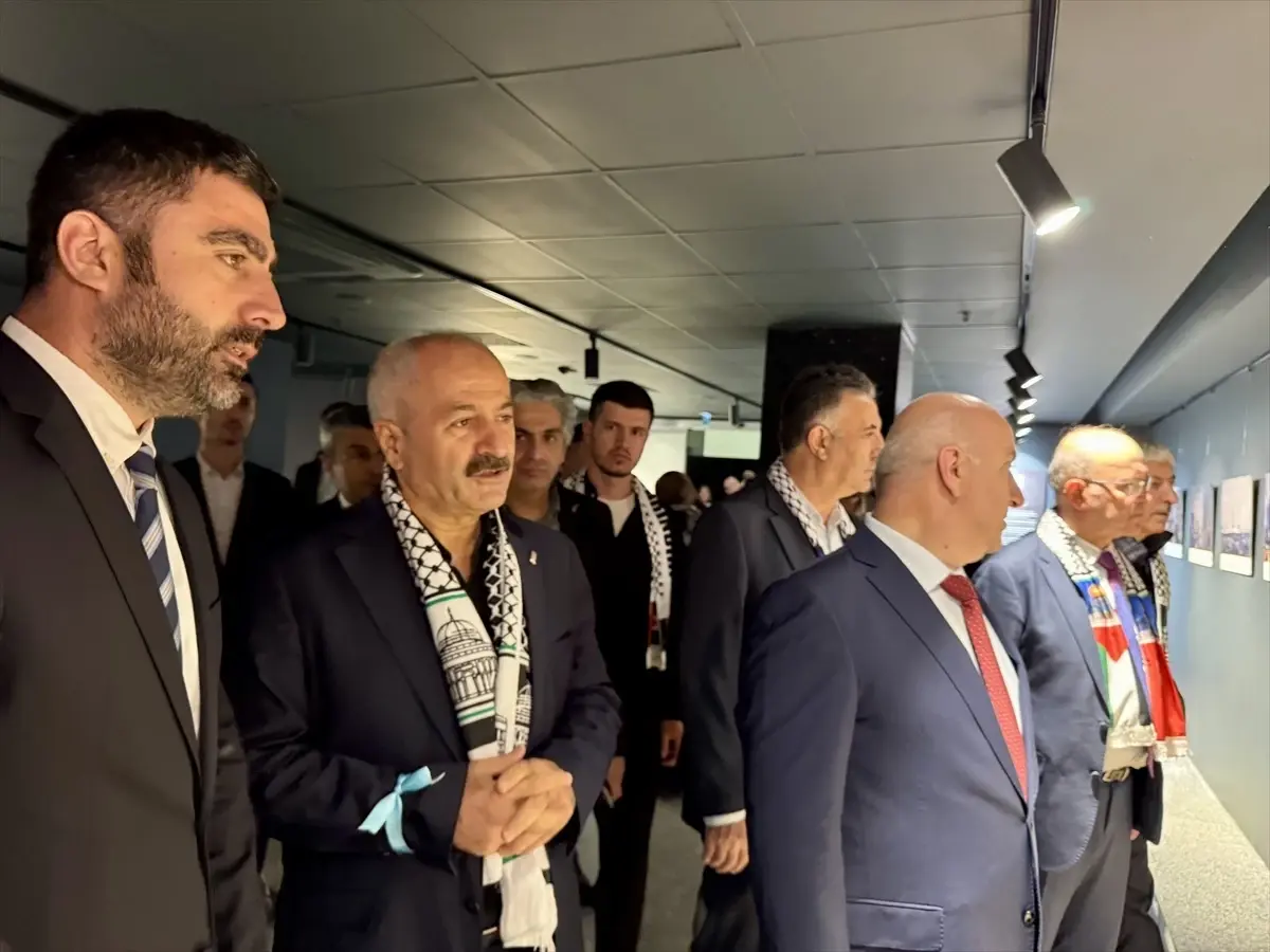 Gazze Suçları Sergisi Gebze\'de Açıldı