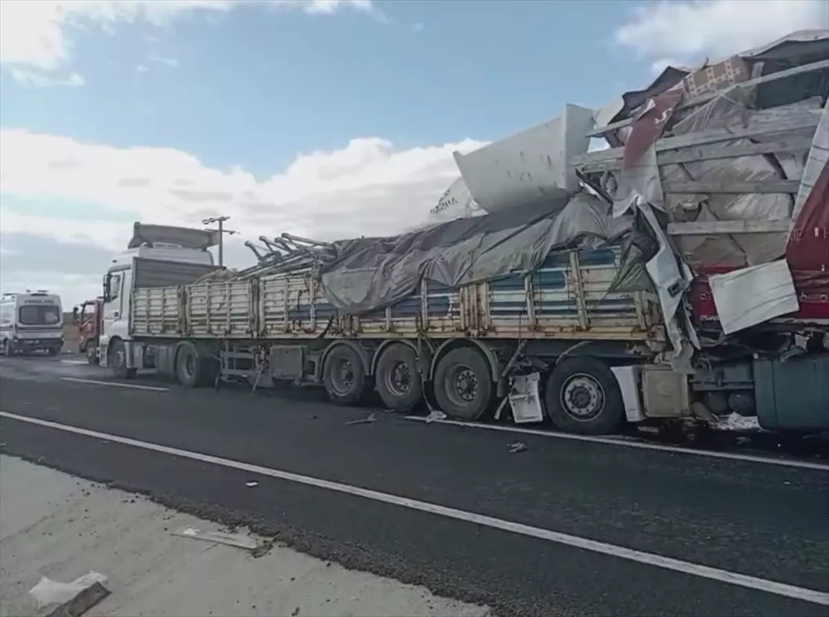 Ereğli\'de Trafik Kazası: 1 Ölü, 3 Yaralı