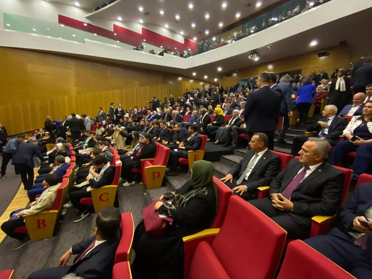 TBMM Başkanı Kurtulmuş\'tan İsrail\'e sert tepki: \'Haddinizi bilin, işlemlerinizi hızlandırın\'