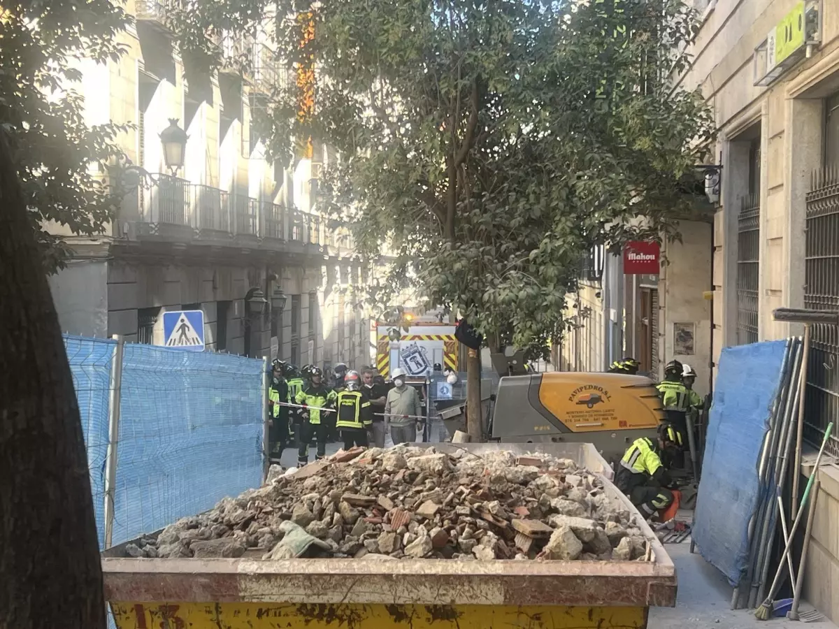 Madrid\'de inşaat halindeki binanın çöktü: 4 ölü, 3 yaralı