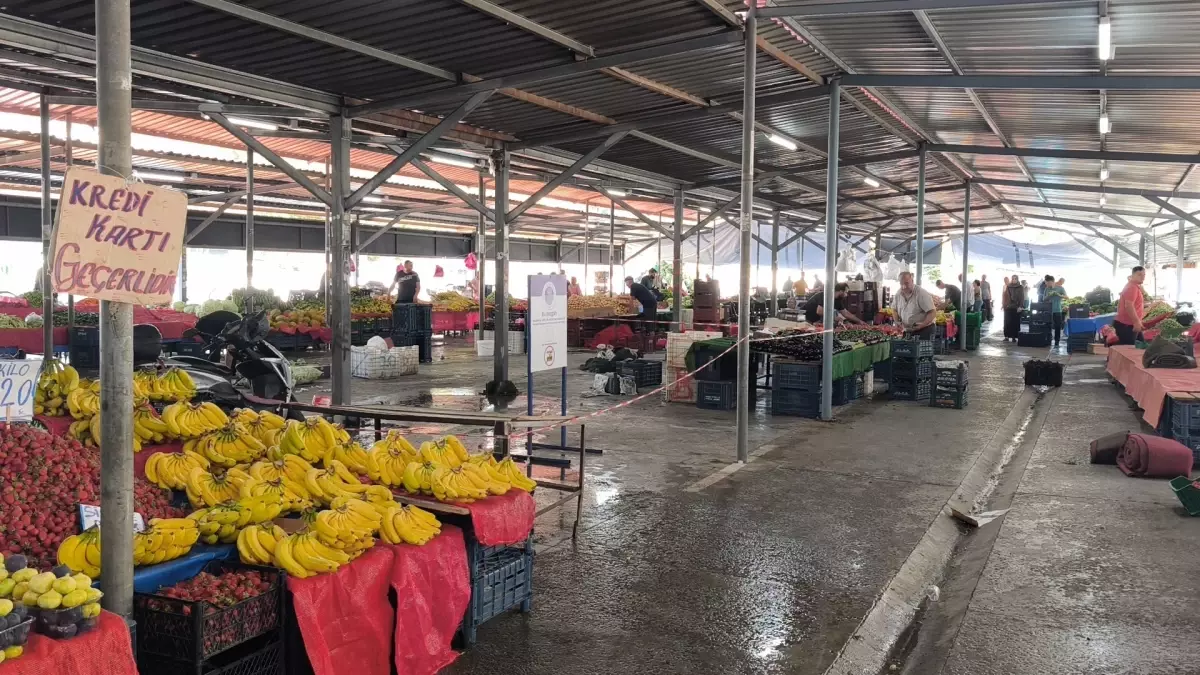 Mersin\'de Esnafa Tezgah Kapatma Cezası