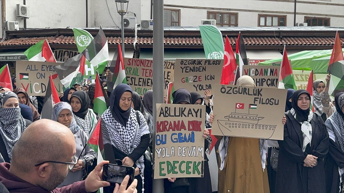 Özgürlük Filosu Koalisyonu\'ndaki gemilere İsrail\'in saldırısı Konya\'da protesto edildi