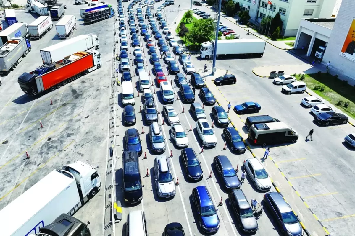 Gurbetçilere kötü haber! Cezayı ödemeyen ülkeden çıkamayacak