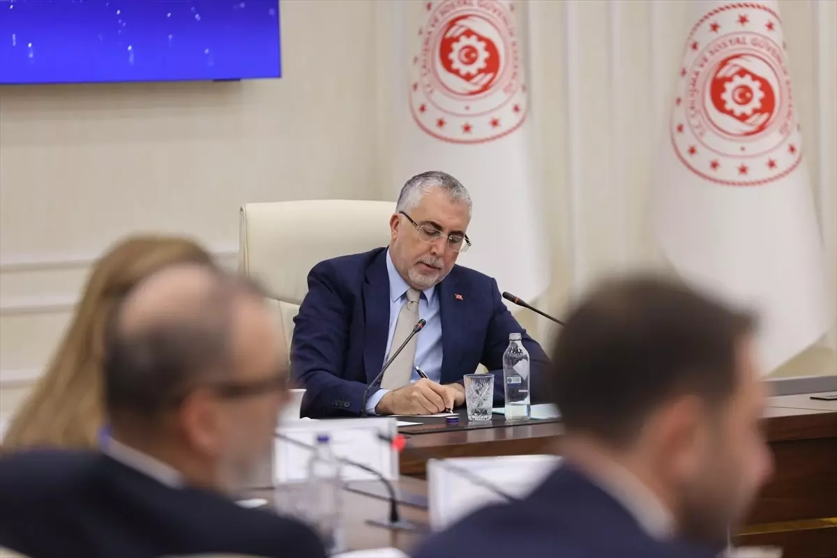 Bakan Işıkhan\'dan Sendikal Haklar Vurgusu