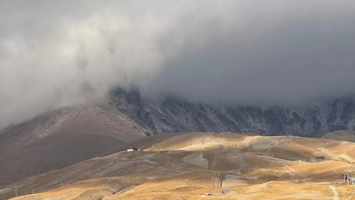Erciyes\'te Kar Yağışı
