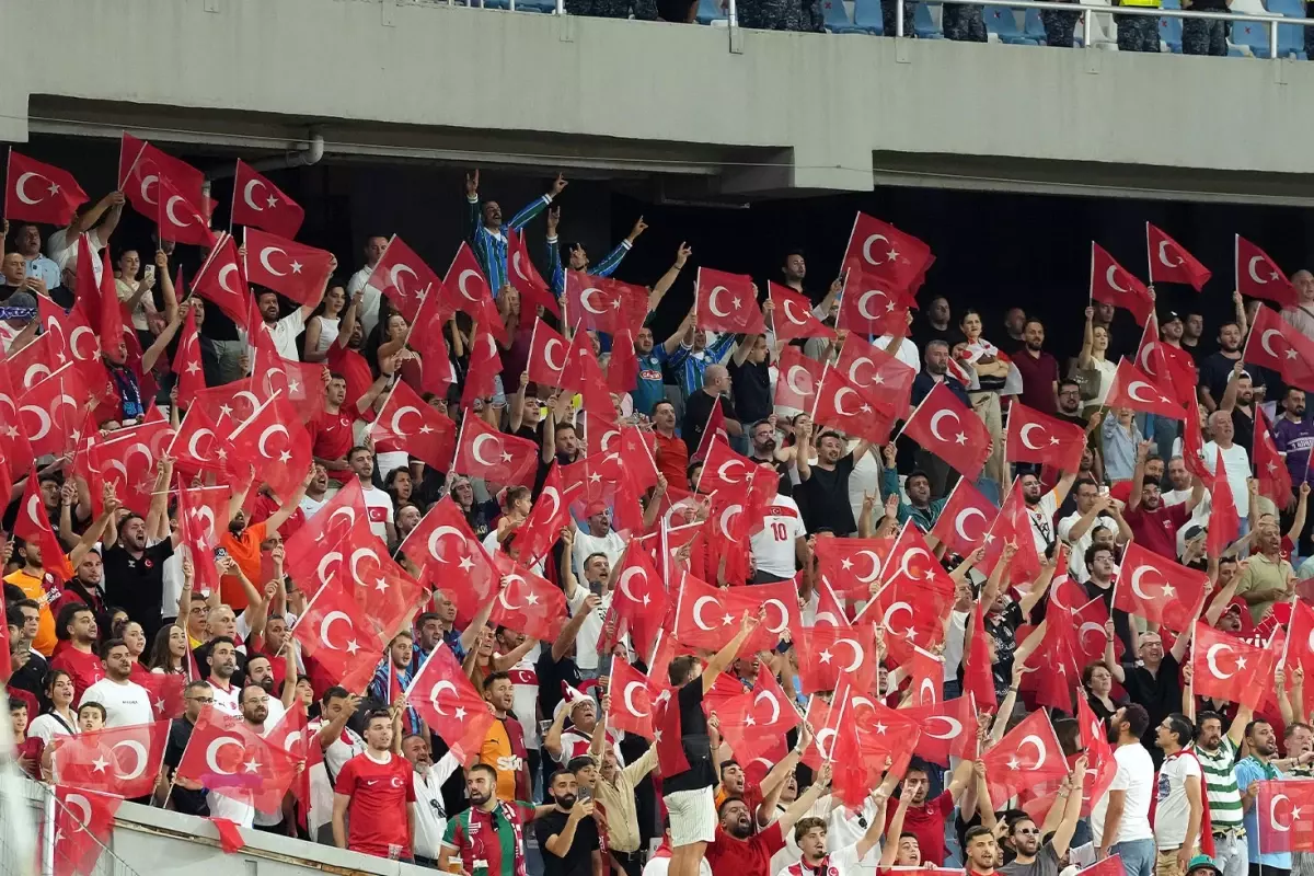 Futbolseverlere müjde! Ümit Milli Futbol Takımı\'nın maçına girişler ücretsiz
