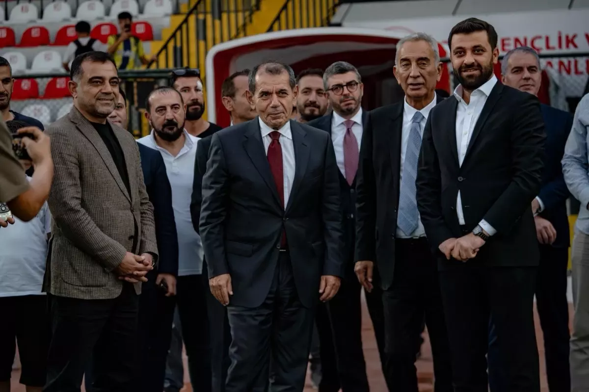 Dursun Özbek Mardin 1969 Spor\'u Ziyaret Etti