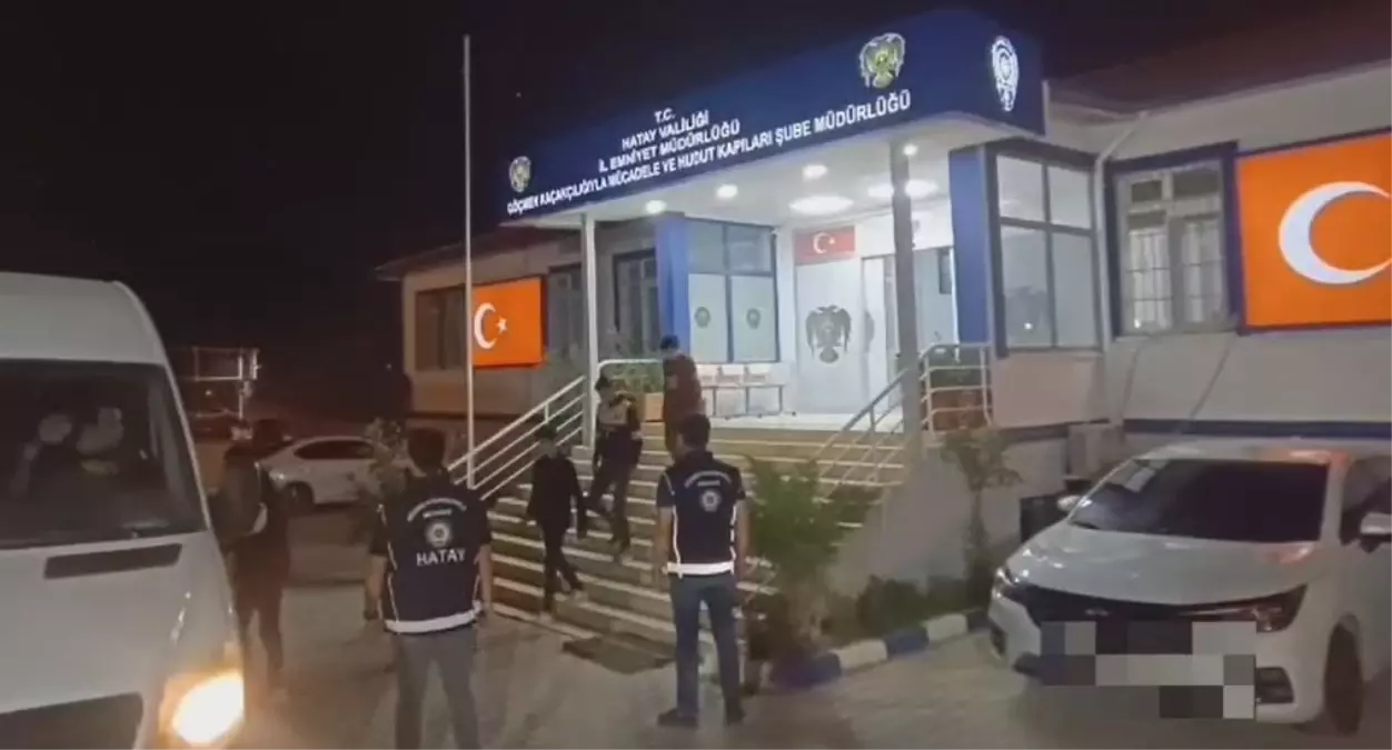 Hatay\'da 8 Düzensiz Göçmen ve 3 Organizör Yakalandı