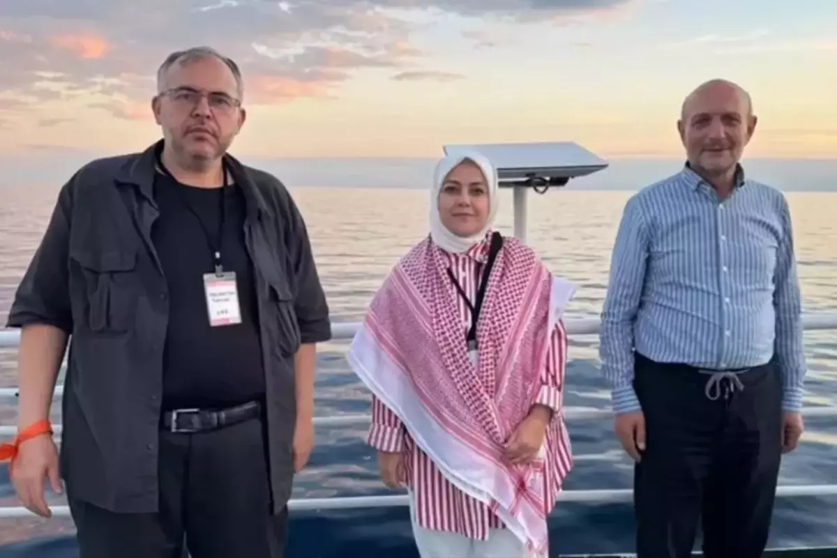 İsrail\'in Özgürlük Filosu\'nda alıkoyduğu 3 Türk milletvekili İstanbul\'a geldi