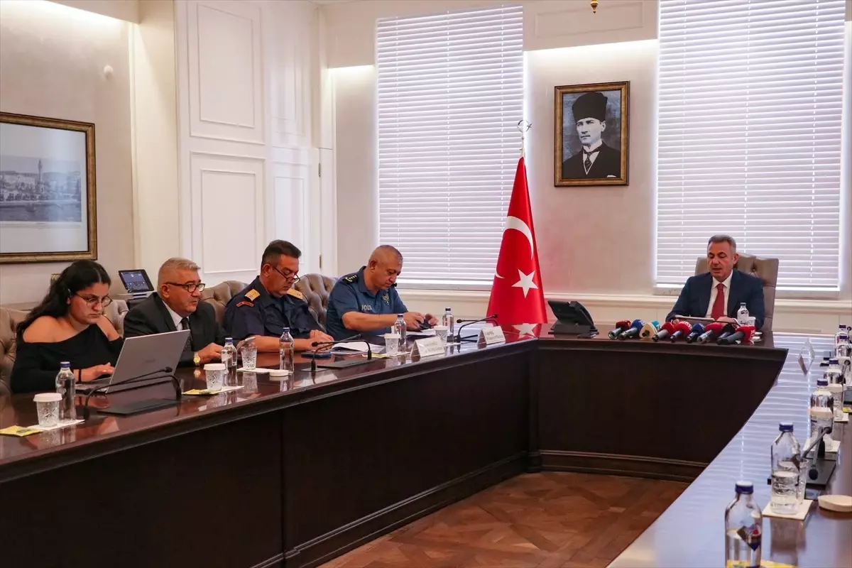 İzmir\'de Organize Suçla Mücadelede Başarı