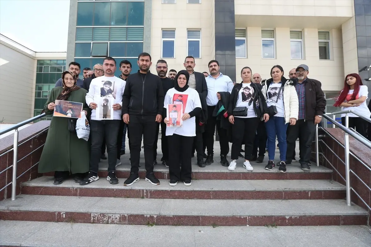 Kars\'ta Maganda Kurşunu: 6 Yaşındaki Çocuk Hayatını Kaybetti