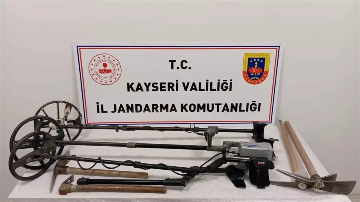 Kayseri\'de İzinsiz Kazı Yapan 4 Şüpheli Yakalandı