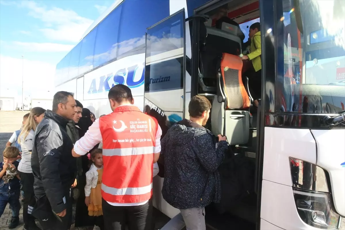 Suriyelilerin Geri Dönüşü Sürüyor
