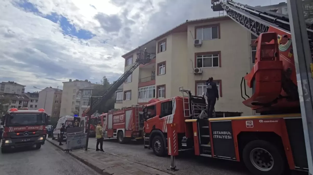 Ümraniye\'de Yangın: 4 Kişi Kurtarıldı