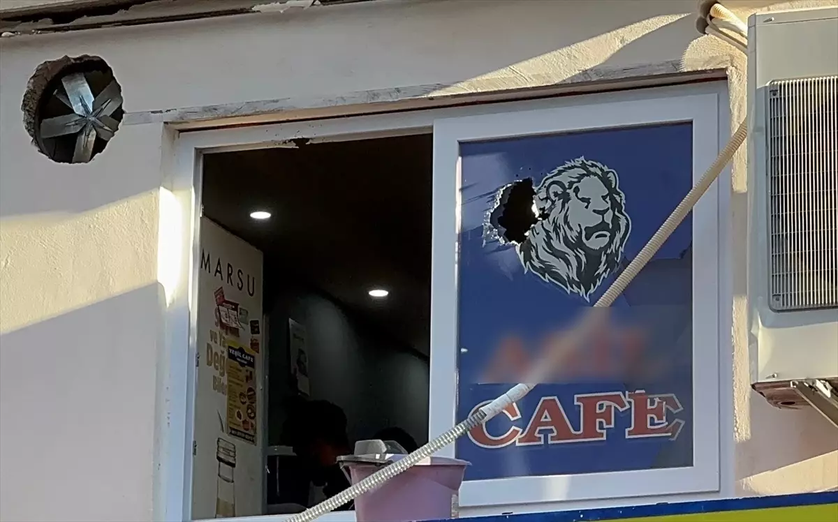 Adana\'da Kafeye Av Tüfeğiyle Saldırı