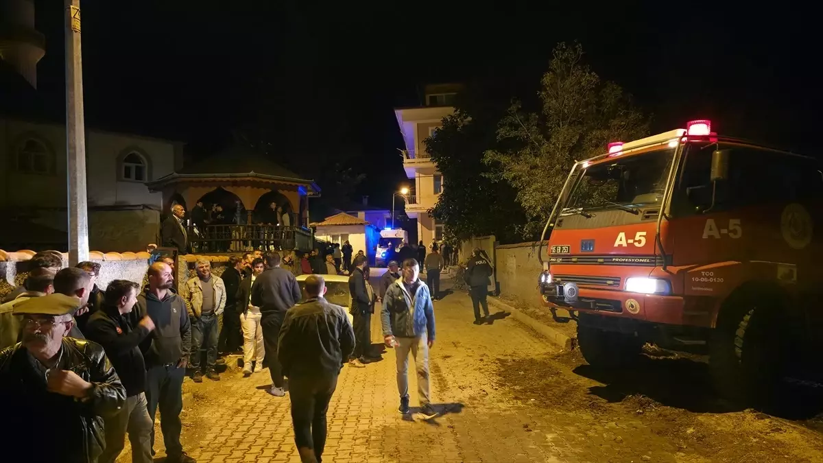 Gümüşhacıköy\'de Yangın: İki Ev Zarar Gördü