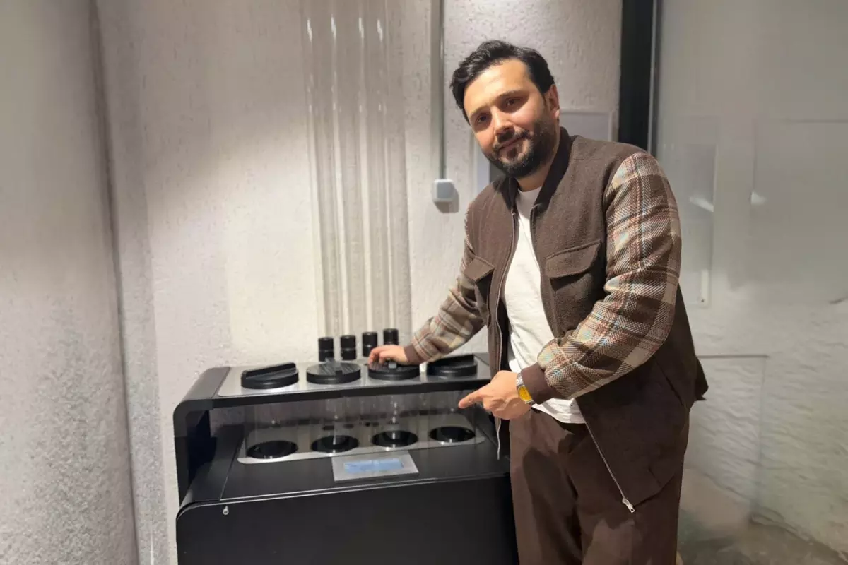 Havada uçan kahve! Yunus Çakmak\'tan kahveye görsel şölenli dokunuş