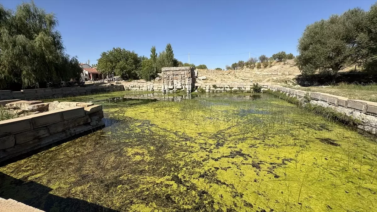Eflatunpınar: Kuraklığa Meydan Okuyan Su Anıtı