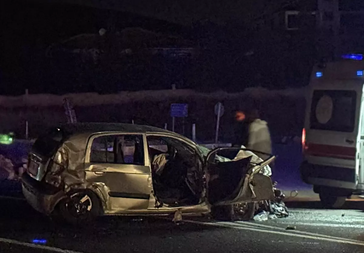 Kulu\'da Otobüs ve Otomobil Çarpıştı