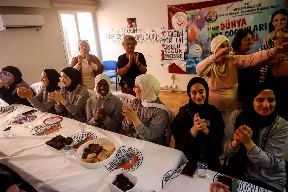 Mersin\'de Kız Çocukları Günü Kutlandı