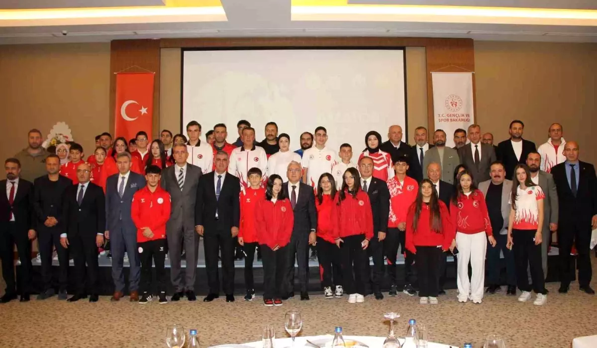 Sivas\'ta Amatör Spor Haftası Kapanış Etkinliği ve Ödül Töreni