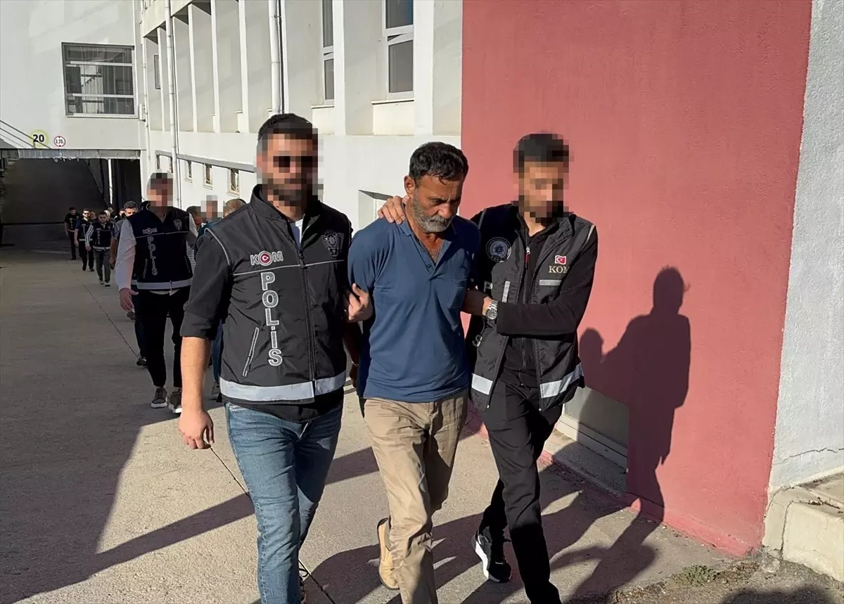 Adana\'da Dolandırıcılık Operasyonu