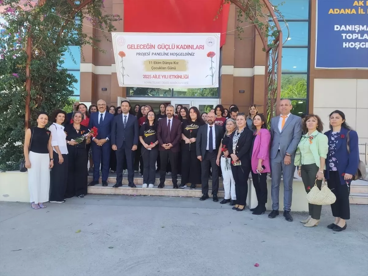 Adana\'da \'Geleceğin Güçlü Kadınları\' Paneli