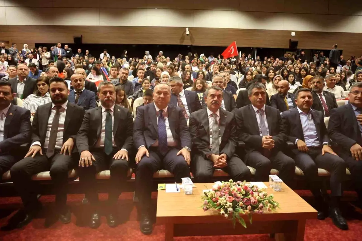 Vatan Sevgisi Sanatla Anlatıldı