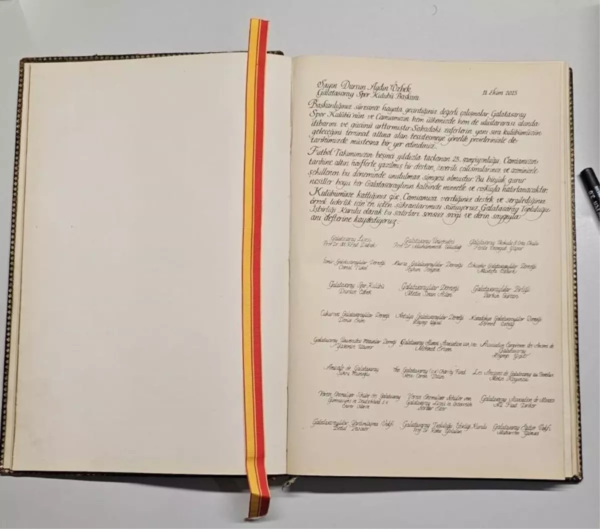 Galatasaray Lisesi\'nden Özbek\'e Teşekkür