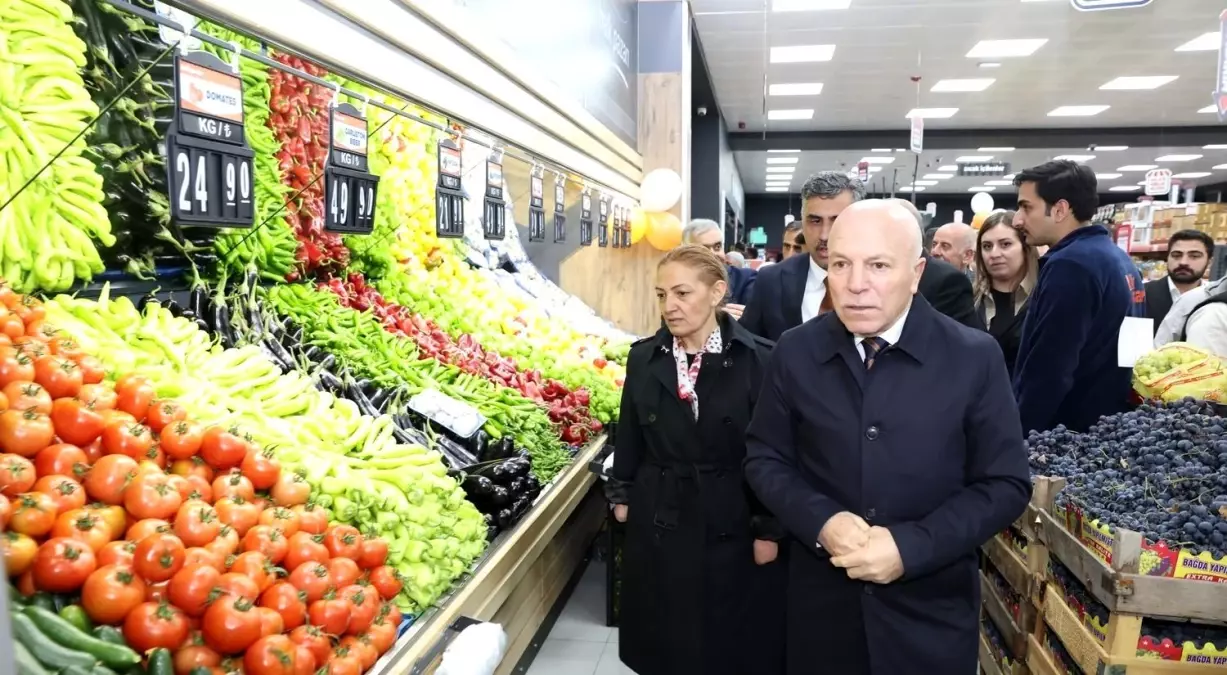 Hilalkent\'te Halk Pazarı Açıldı