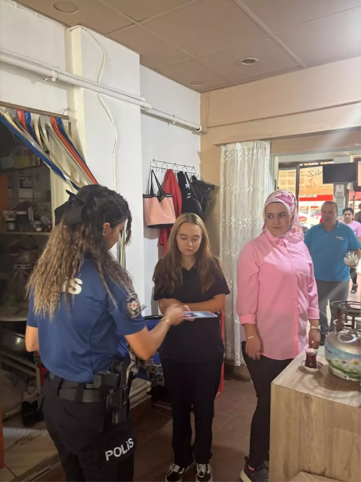 Harmancık\'ta Polis Bilgilendirme Çalışması