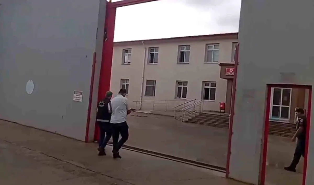 Hatay\'da 2 Aranan Şahıs Yakalandı