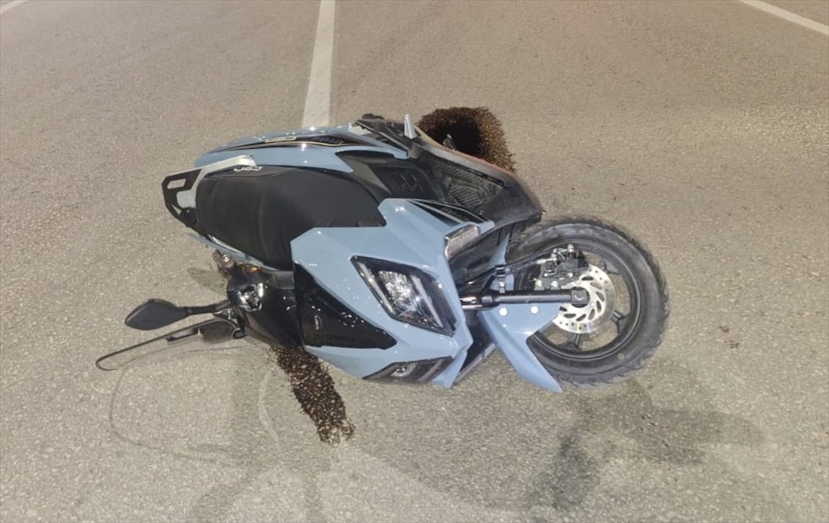 Karabük\'te Otomobil Motosiklete Çarptı