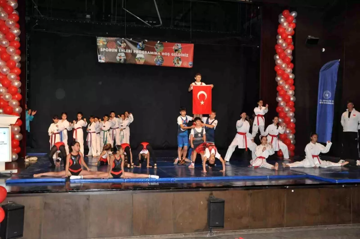 Kars\'ta \'Sporun Enleri\' Töreni Yapıldı