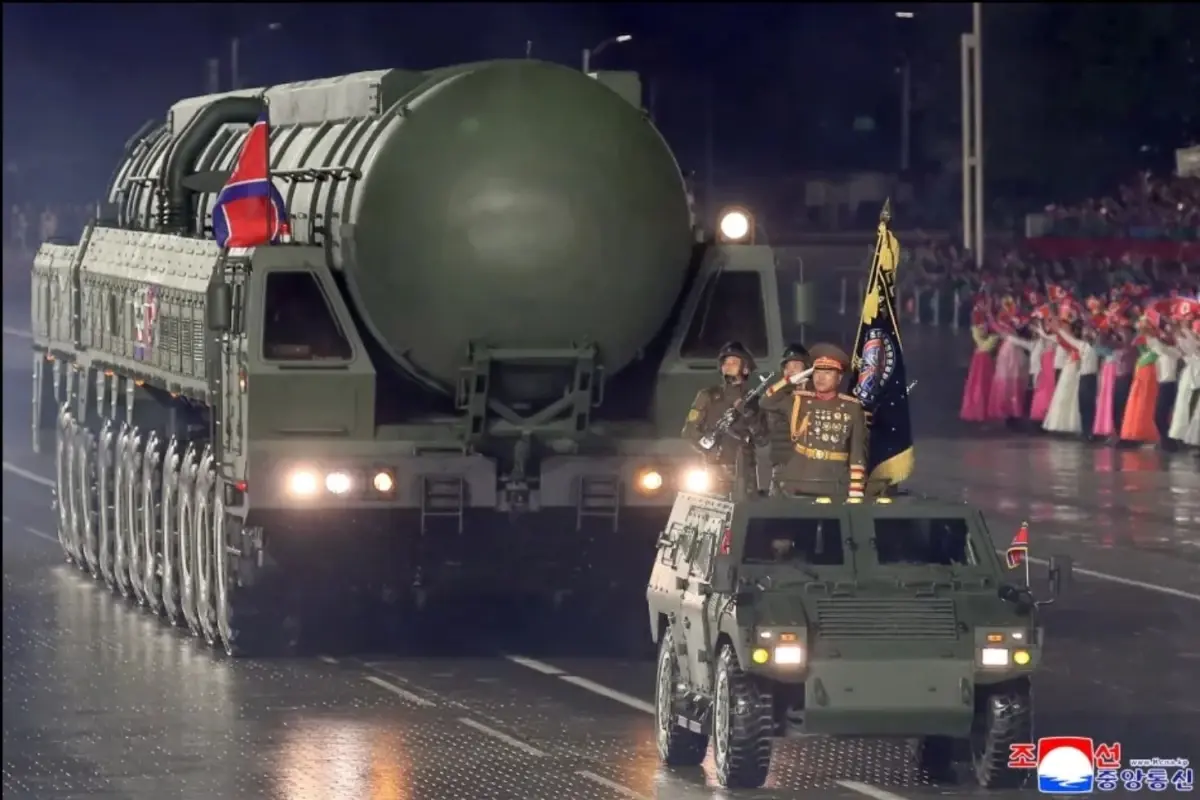 Kim Jong-un, tarihin en güçlü\'\' nükleer silahını tanıttı