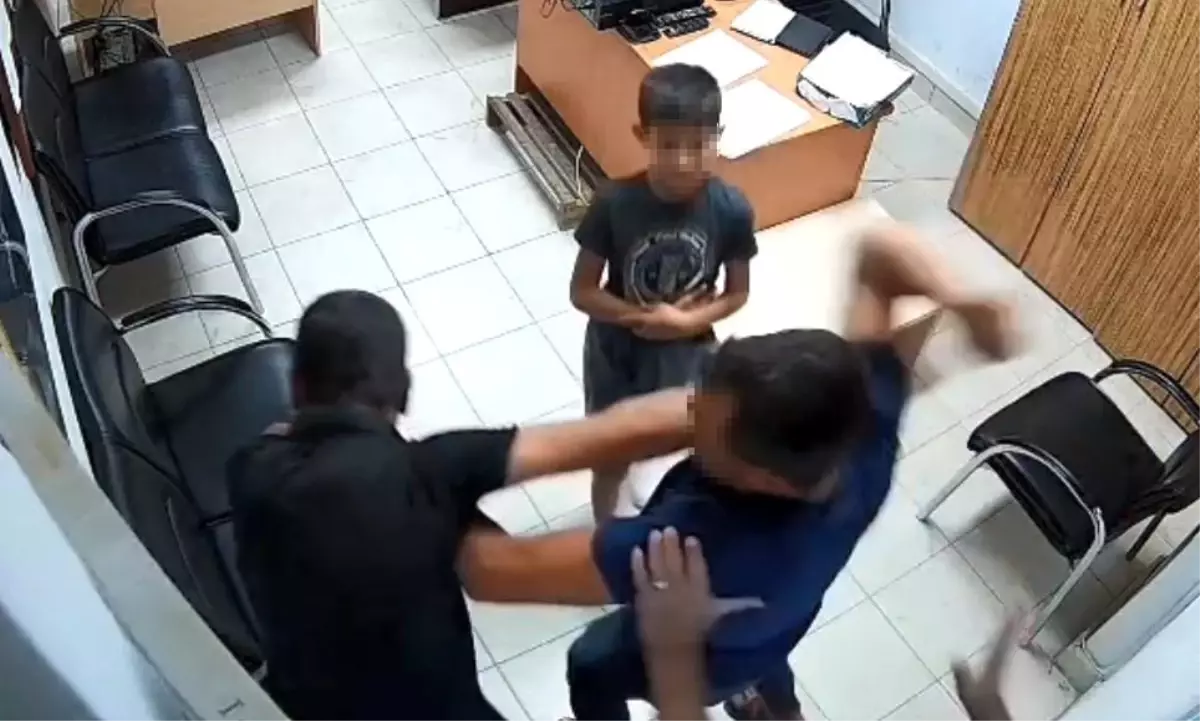 Karakolda kayınbiraderi tarafından darbedildi