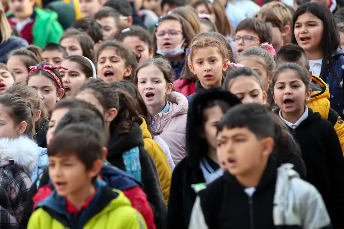 Öğrenciler dikkat! Pazartesi günü tüm okullarda eş zamanlı yapılacak