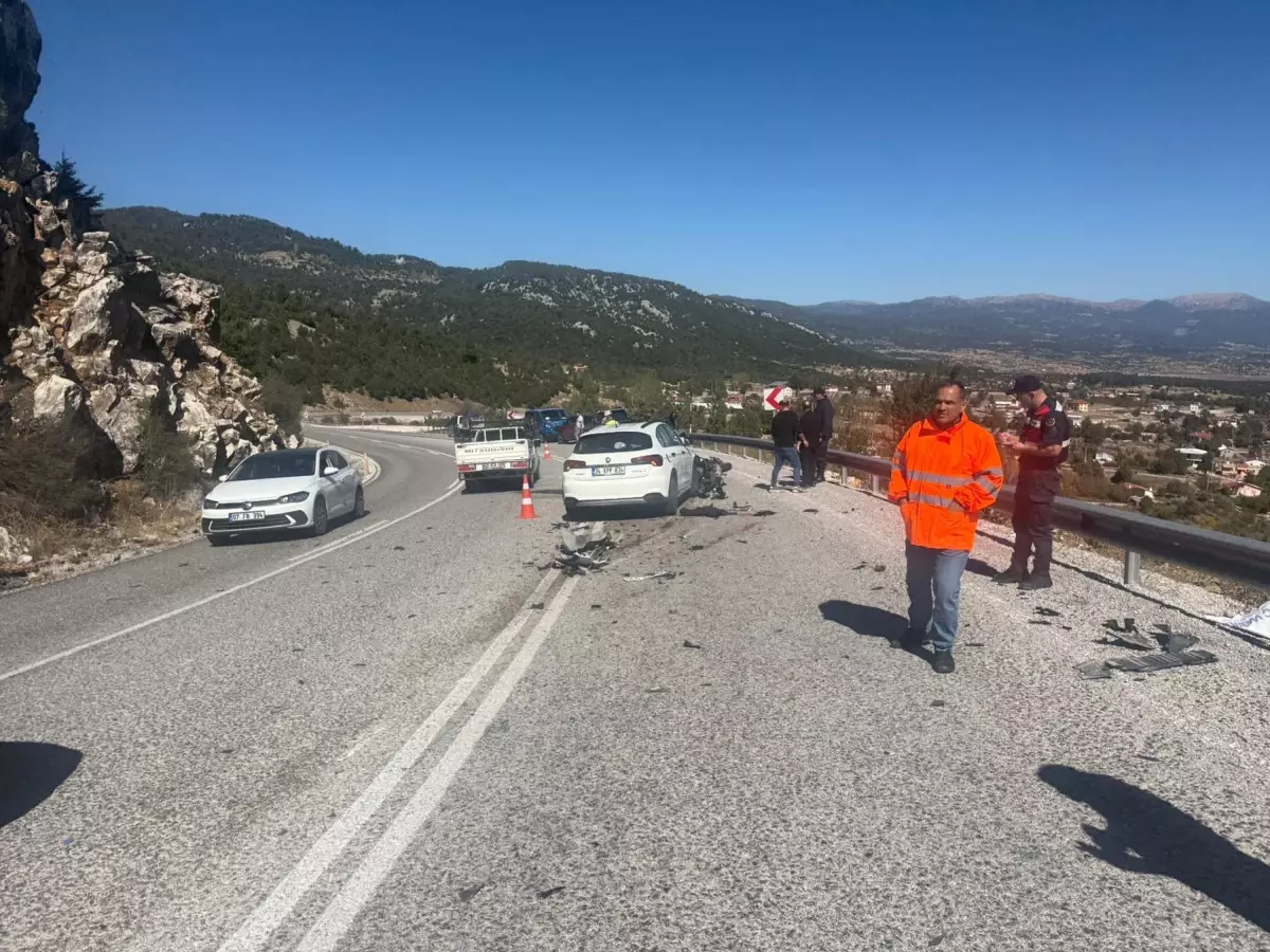 Muğla\'da Trafik Kazası: 1 Ölü, 1 Yaralı