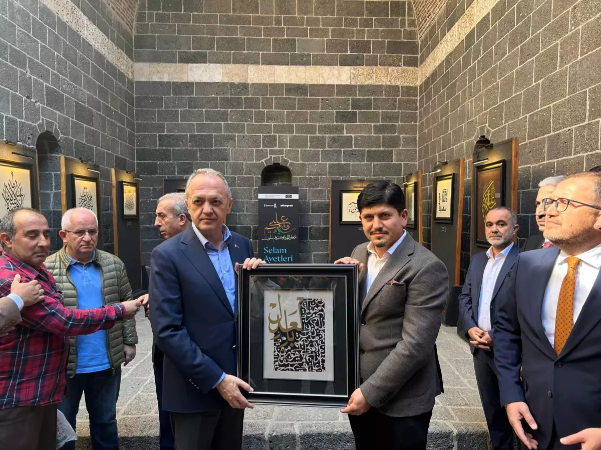 Selam Ayetleri Sergisi Diyarbakır\'da
