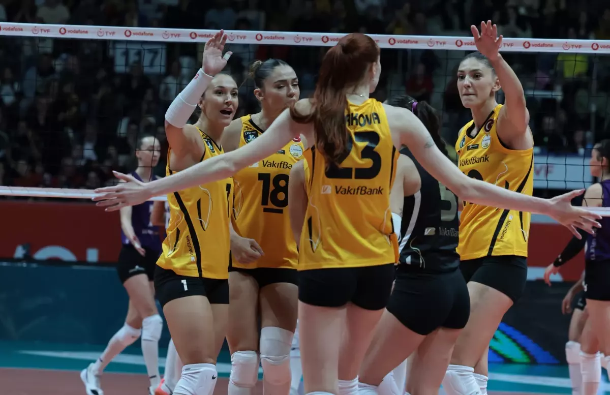 VakıfBank, Zeren Spor\'u 3-1 Yendi!