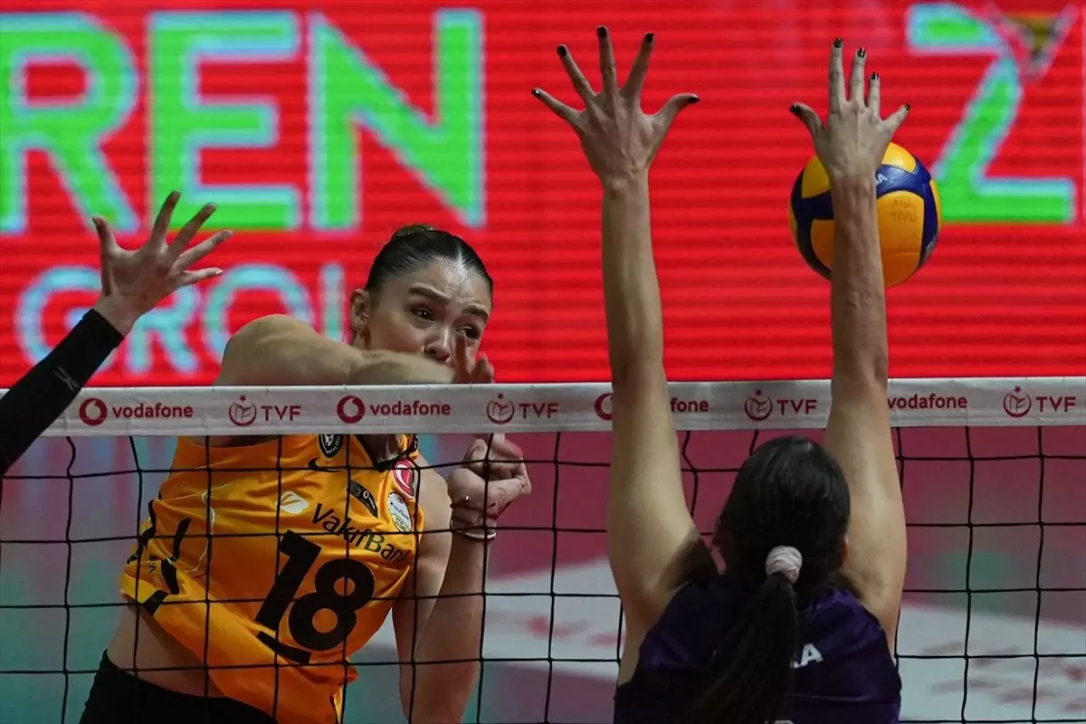 VakıfBank Sezona Galibiyetle Başladı