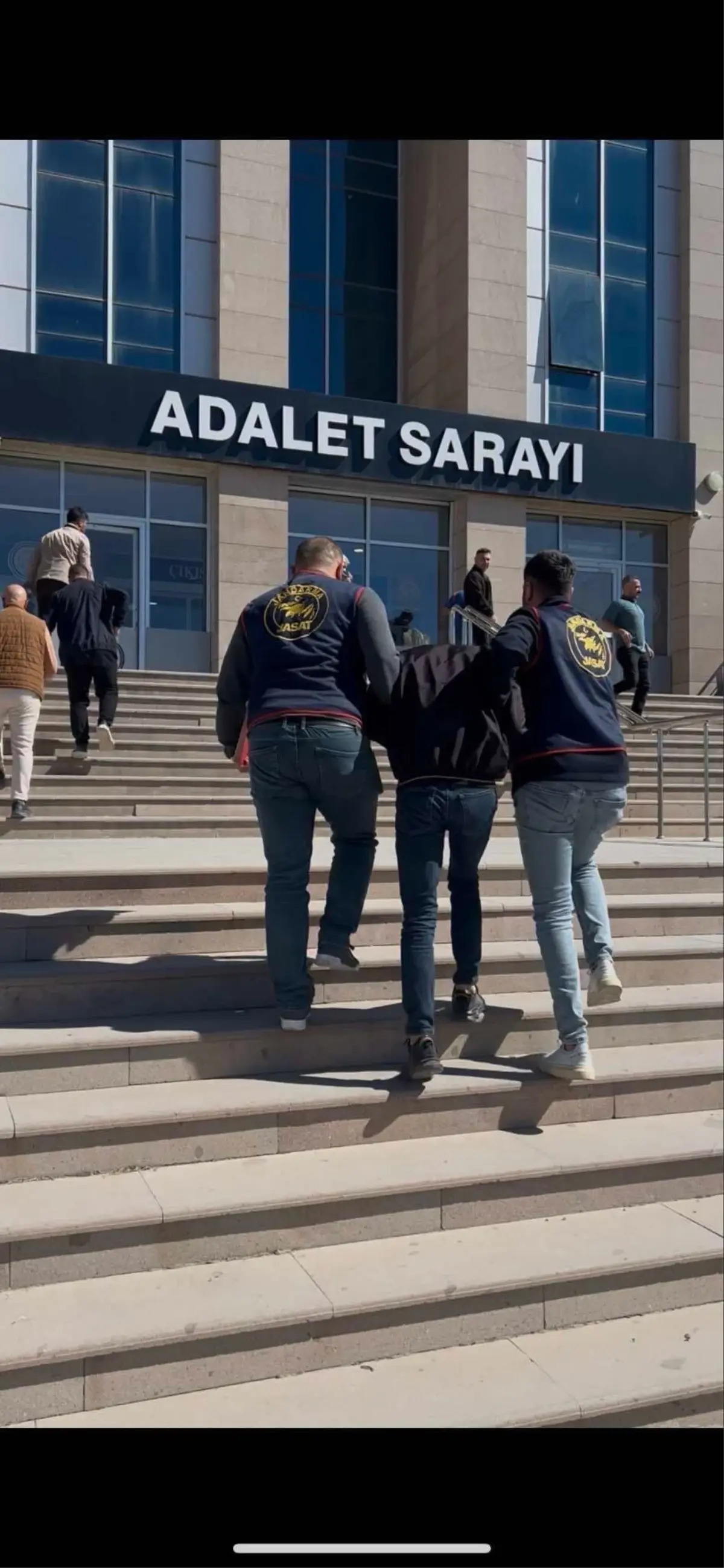 Uyuşturucu Tüccarı Van\'da Yakalandı