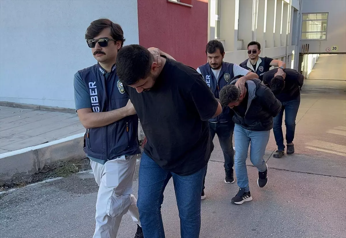 Adana\'da Sazan Sarmalı Dolandırıcılık Operasyonu