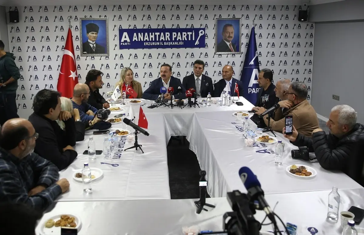Ağıralioğlu Erzurum\'da Parti Binasını Açtı