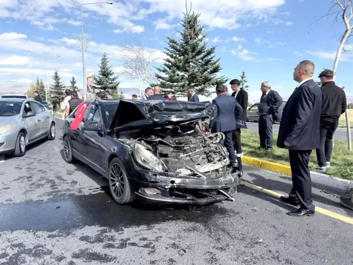 Anahtar Parti Genel Başkanı Ağıralioğlu\'nun konvoyunda korkutan kaza